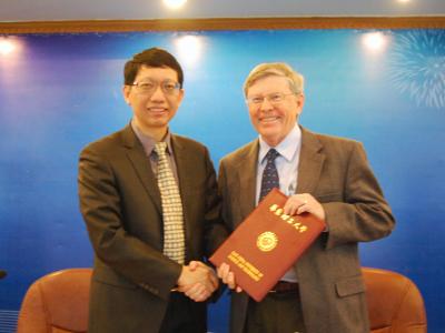 Maurice Brookhart教授受聘欧美无码
客座教授